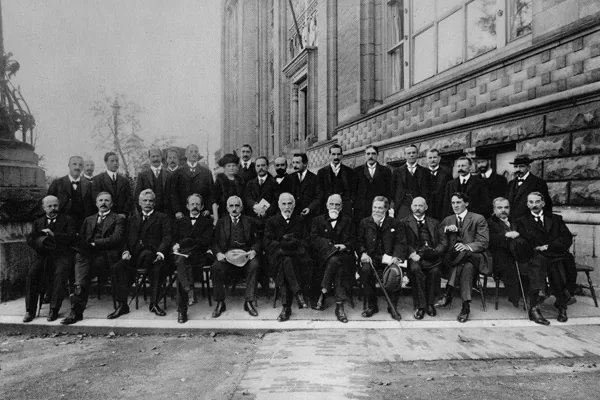 1913. Segundo